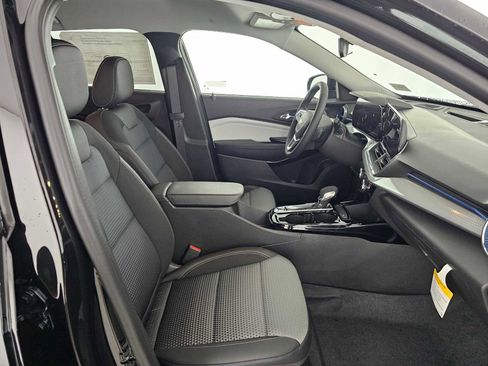 New 2026 Chevrolet Trax LT w/ Driver Confidence Package image 10