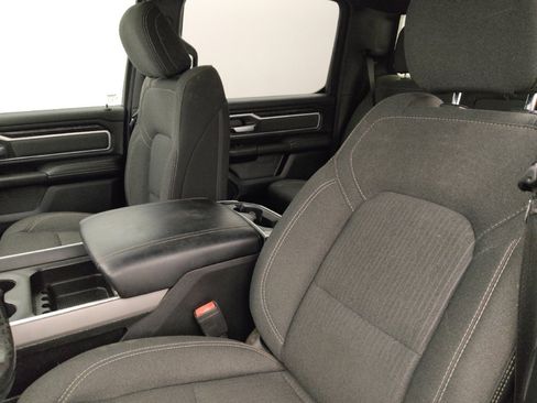 Used 2019 RAM 1500 Big Horn AWD/4WD image 17