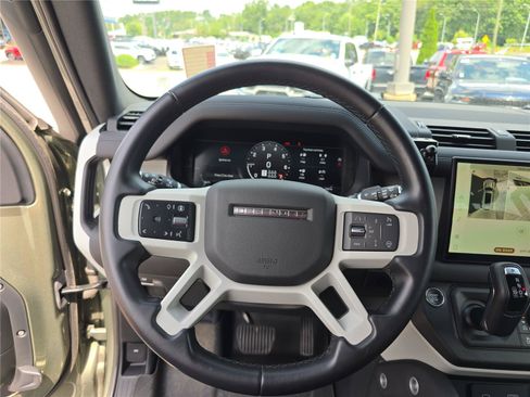 Used 2024 Land Rover Defender 130 X-Dynamic SE AWD/4WD image 30