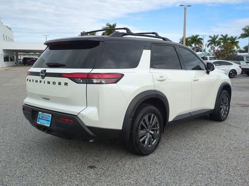 Certified 2022 Nissan Pathfinder SV image 5