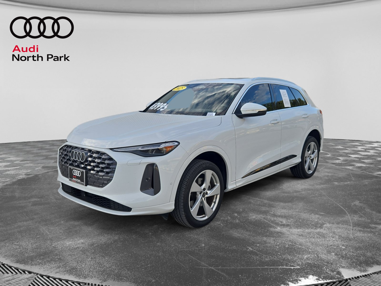 Used 2025 Audi Q5 Premium Plus AWD/4WD image 1