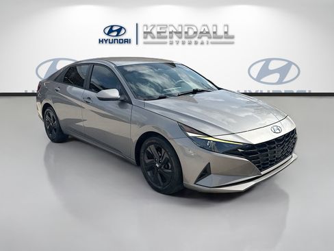 Used 2021 Hyundai Elantra SEL FWD image 1