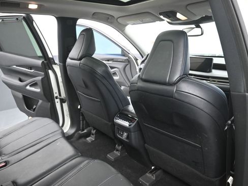 Used 2022 INFINITI QX60 Sensory w/ Cargo Package image 12
