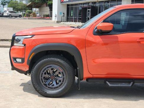 Certified 2025 Nissan Frontier PRO-4X AWD/4WD image 6