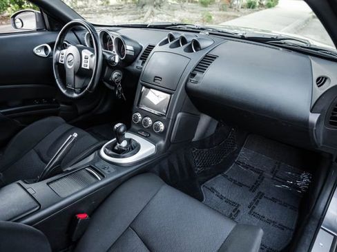 Used 2008 Nissan 350Z Enthusiast w/ Cargo Convenience Pkg image 18