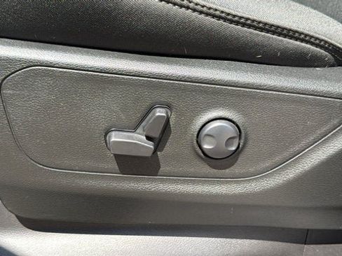 Used 2023 RAM 1500 Big Horn AWD/4WD image 14