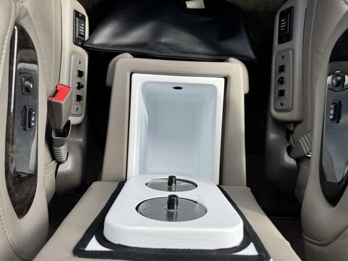 Used 2022 Chevrolet Express 2500 w/ Enhanced Convenience Package image 32