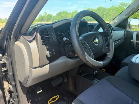 Used 2011 Chevrolet Silverado 1500 LS AWD/4WD image 14