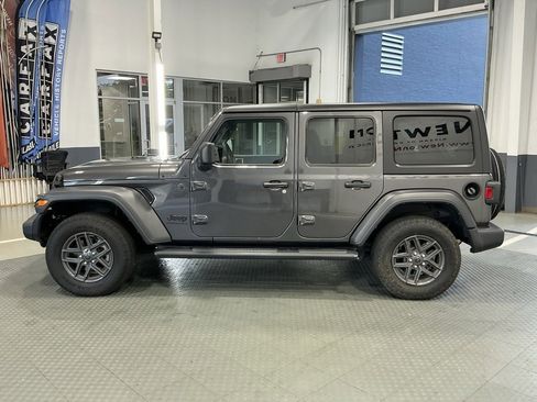 Used 2024 Jeep Wrangler Sport S image 30