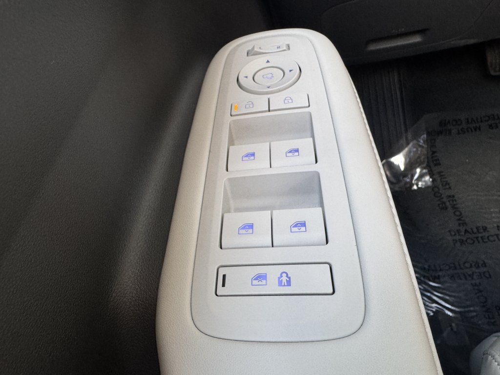 Used 2024 Hyundai Santa Fe Calligraphy FWD image 29