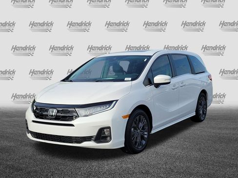 New 2026 Honda Odyssey Touring image 3