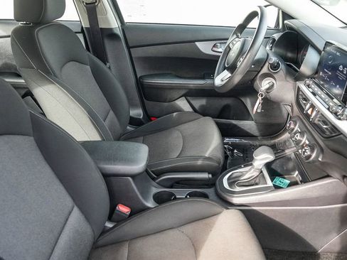 Used 2022 Kia Forte LXS image 17