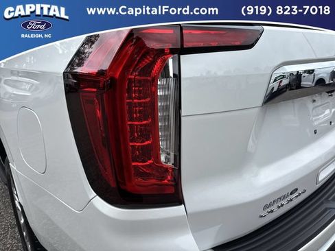 Used 2022 GMC Yukon XL SLT w/ SLT Luxury Package AWD/4WD image 15