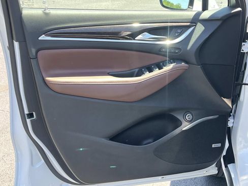 Used 2021 Buick Enclave Avenir AWD/4WD image 29