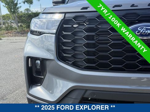 Certified 2025 Ford Explorer ST AWD/4WD image 10
