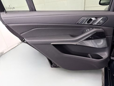 New 2026 BMW X7 M60i image 25