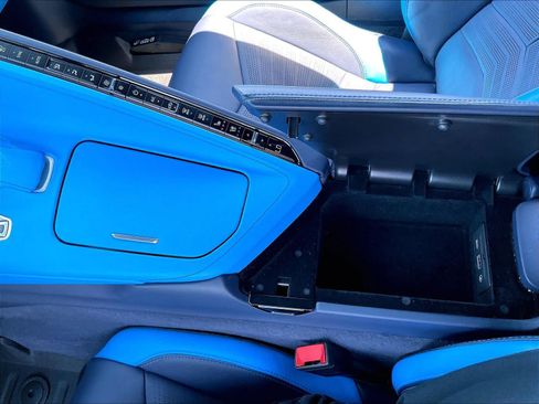 Used 2021 Chevrolet Corvette Stingray Premium Cpe w/ Z51 Performance Package RWD image 34