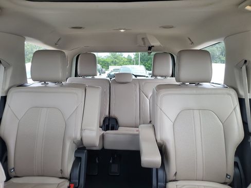 Used 2024 Ford Expedition Limited RWD image 13