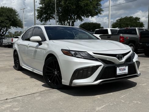 Used 2021 Toyota Camry XSE FWD image 2