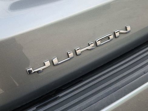 Used 2024 GMC Yukon Denali w/ Advanced Technology Package image 32