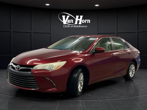 Used 2016 Toyota Camry LE FWD image 3