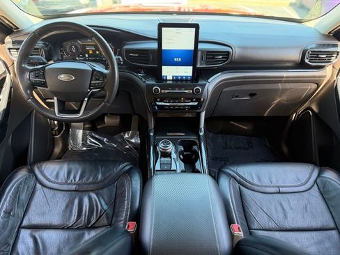 Used 2020 Ford Explorer Platinum w/ Premium Technology Package image 41