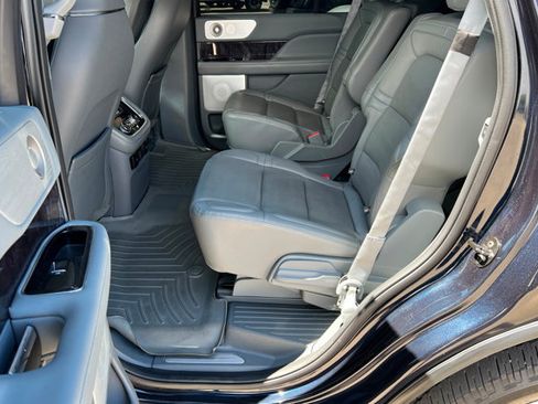 Used 2021 Lincoln Navigator Reserve w/ Luxury Package AWD/4WD image 21