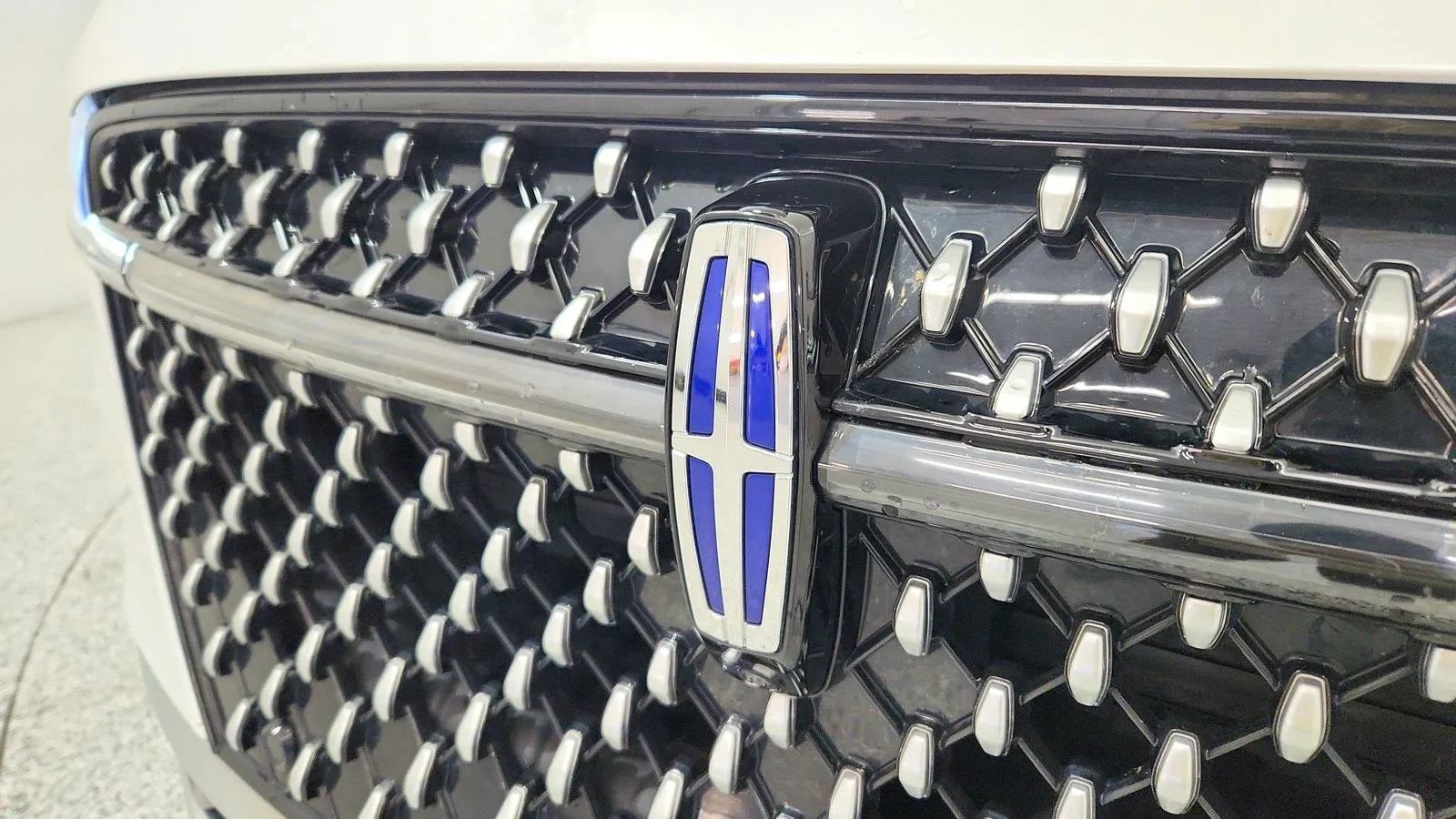 Used 2024 Lincoln Nautilus Premier w/ Equipment Group 102A AWD/4WD image 36