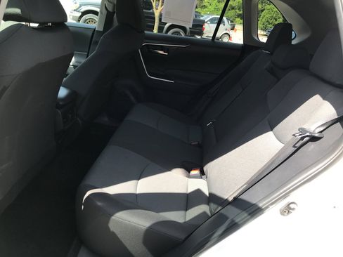 Used 2025 Toyota RAV4 XLE AWD/4WD image 22