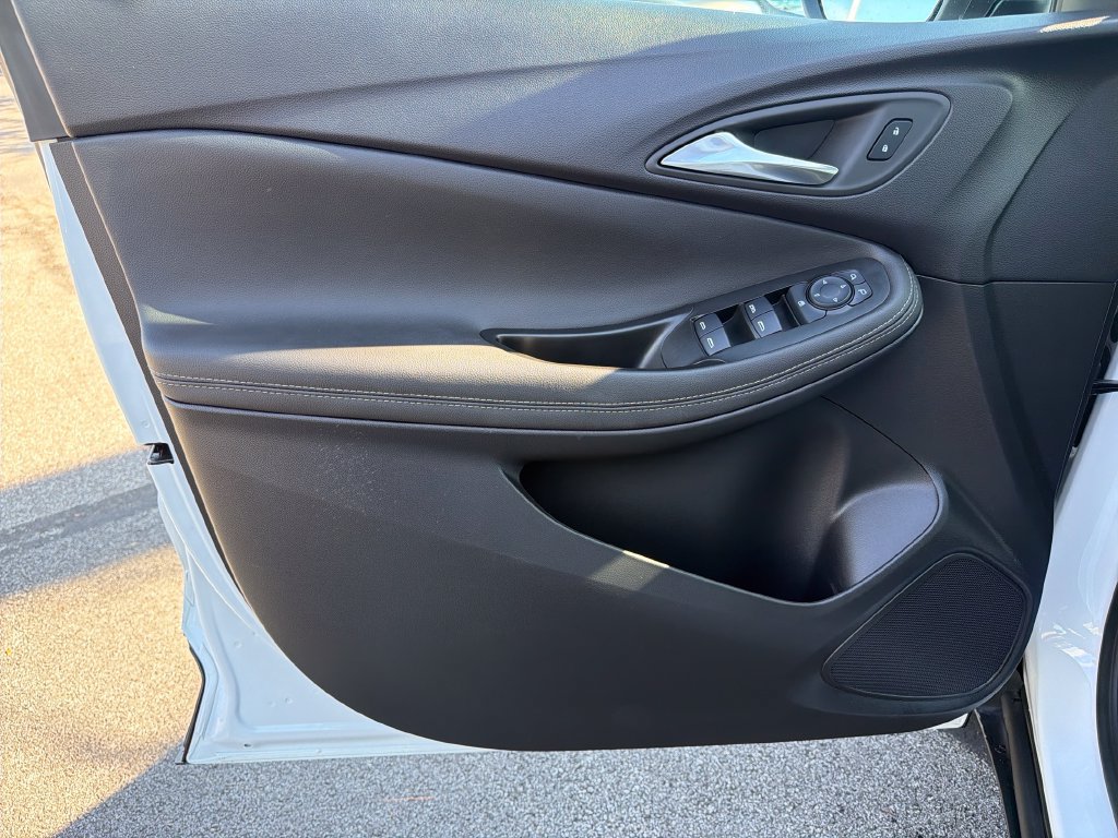 Certified 2024 Buick Encore GX Preferred FWD image 12