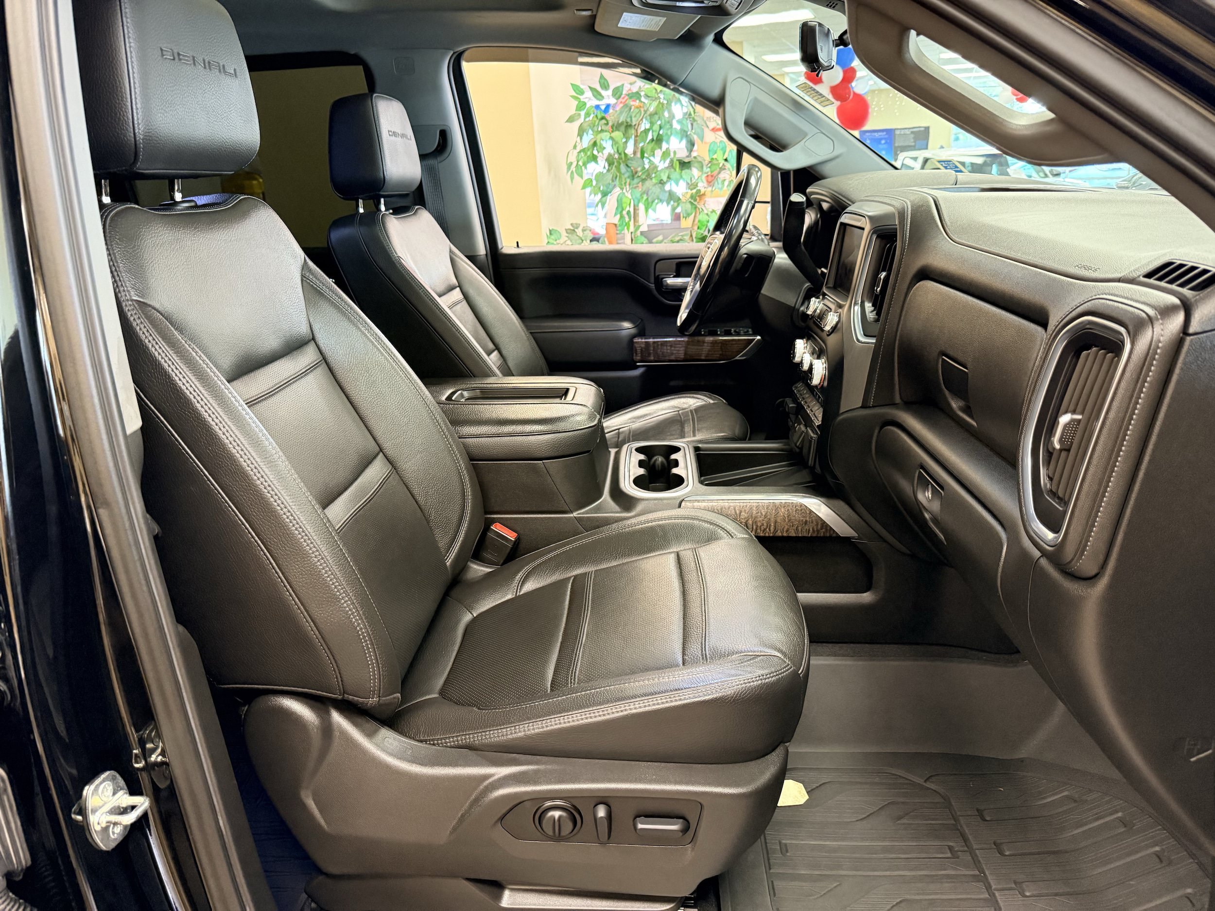 Used 2022 GMC Sierra 3500 Denali w/ Denali Ultimate Package AWD/4WD image 25