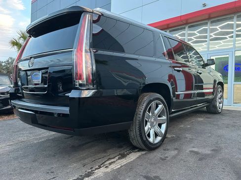 Used 2015 Cadillac Escalade ESV Premium AWD/4WD image 4