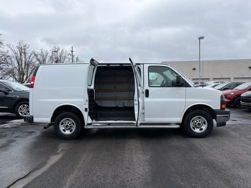 Used 2024 GMC Savana 2500 w/ Driver Convenience Package image 12