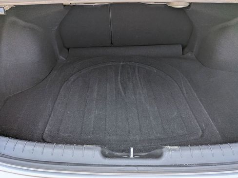 Used 2025 Hyundai Elantra Limited FWD image 30