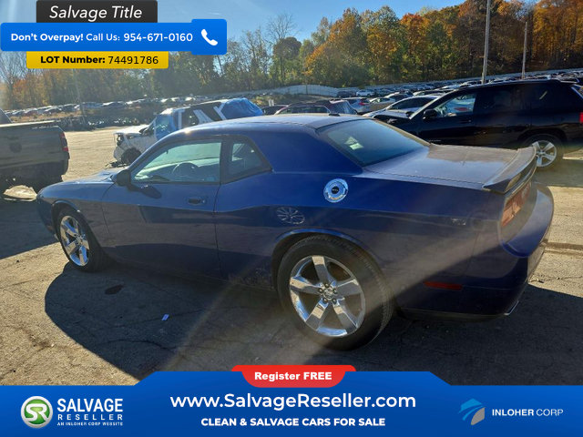 Used 2010 Dodge Challenger R/T RWD image 3