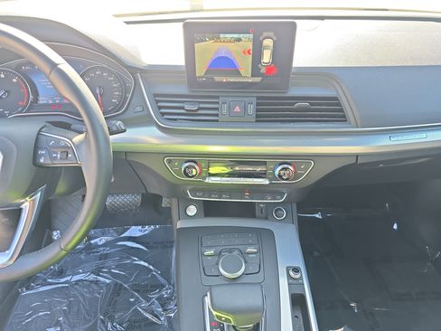 Used 2020 Audi Q5 2.0T Premium w/ Titanium Sport Package image 18