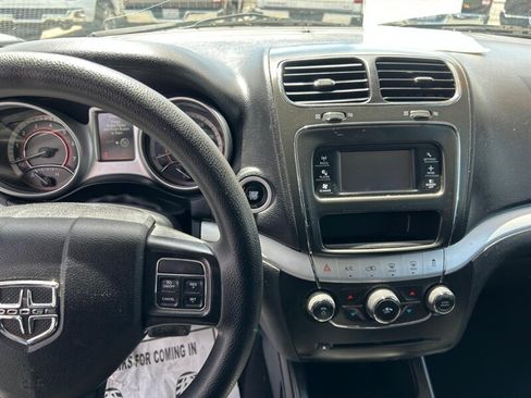 Used 2017 Dodge Journey SXT w/ Comfort/Convenience Group FWD image 21