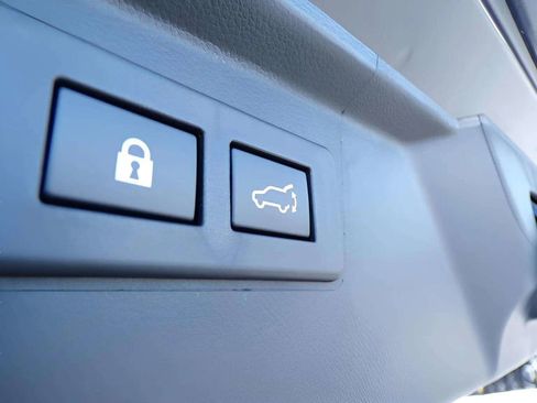 Certified 2025 Subaru Outback Limited image 19