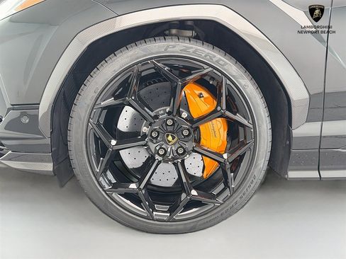 Used 2024 Lamborghini Urus Performante AWD/4WD image 25