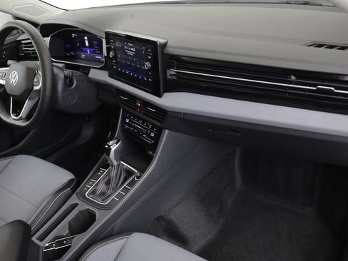 Used 2025 Volkswagen Jetta SE w/ Sunroof Package FWD image 19