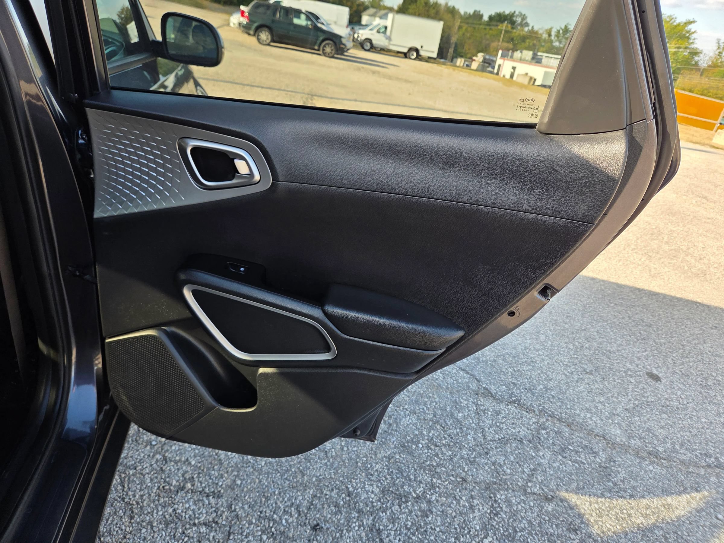 Used 2020 Kia Soul LX FWD image 19