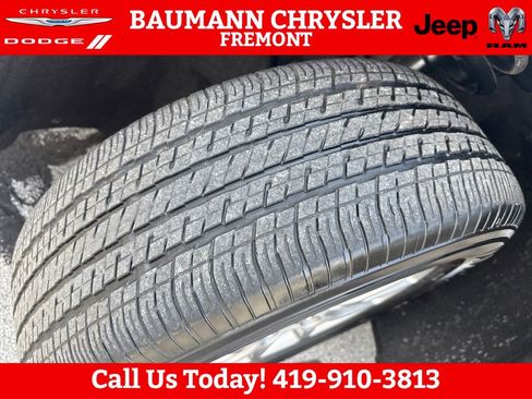 Used 2025 Chrysler Pacifica Select FWD image 27