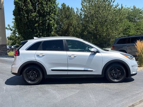 Used 2019 Kia Niro EX Premium w/ Sunroof Package FWD image 33