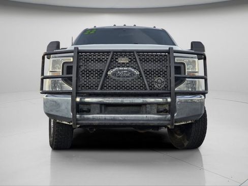 Used 2022 Ford F250 XL w/ Power Equipment Group image 3