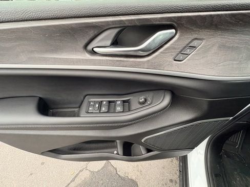 New 2025 Jeep Grand Cherokee L Limited w/ Luxury Tech Group II image 19