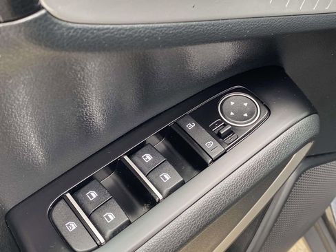 Used 2023 Kia Soul LX w/ LX Technology Package FWD image 20