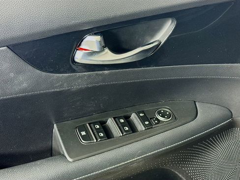 Used 2023 Kia Forte GT-Line image 18