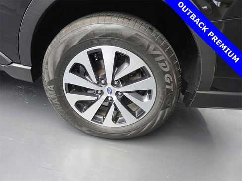 Used 2022 Subaru Outback Premium image 17