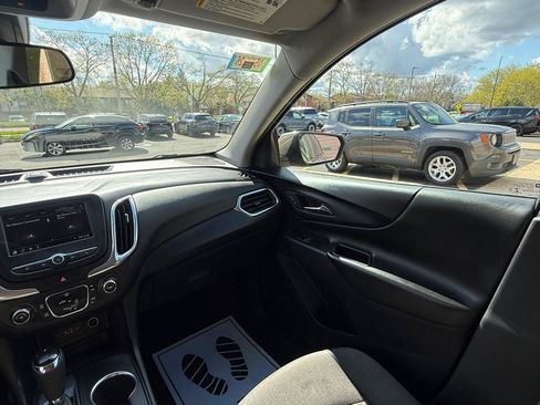 Used 2019 Chevrolet Equinox LT FWD image 16