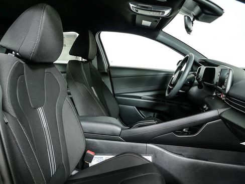 New 2026 Hyundai Elantra Sport FWD image 33